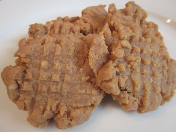 One may also use this recipe to make a traditional peanut butter cookie.