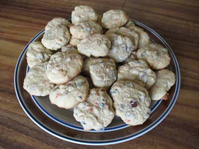 This recipe makes more than enough cookies for you and the whole family...if you're willing to share!
