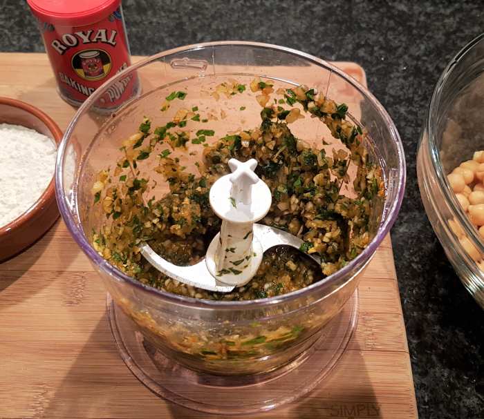 Easy Falafel Recipe Using Canned Chickpeas Delishably Food and Drink