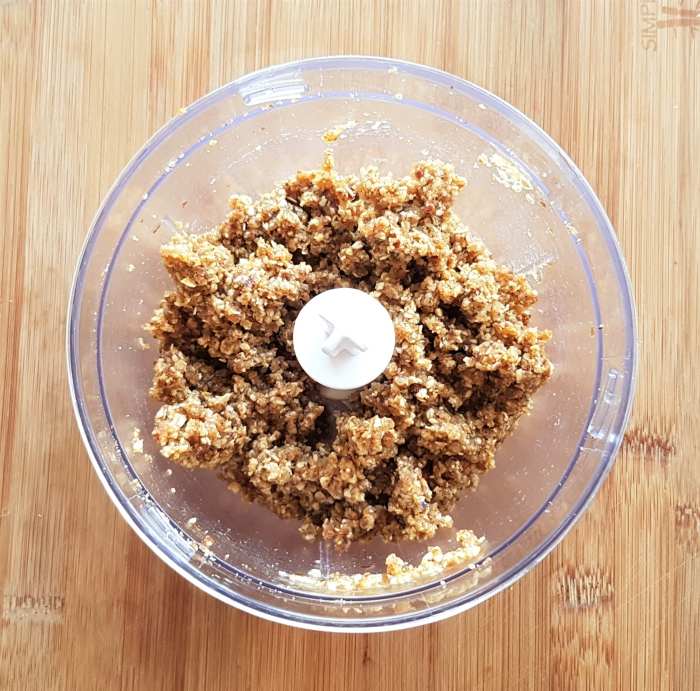 The mixture should pull together and clump, otherwise the balls may not hold their shape.