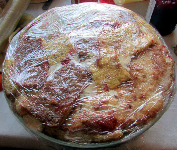 Pull over the cling film to completely cover the top. Put the bowl in the freezer for at least three hours.