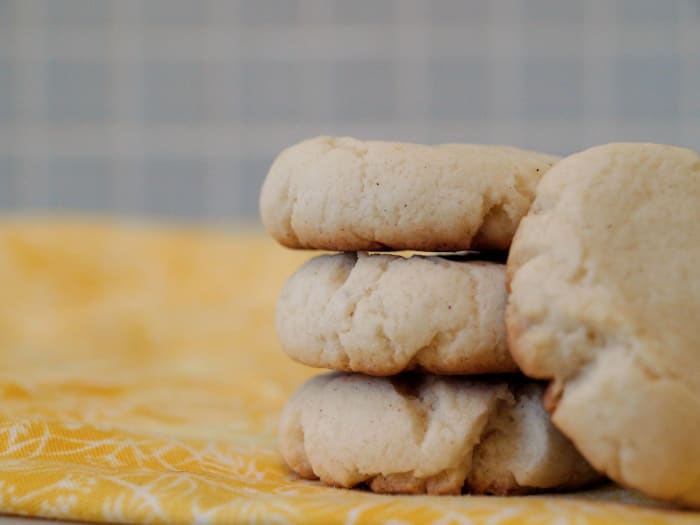 At less than 100 calories for 2 cookies, these lemon sugar cookiebBites are a treat for folks watching their weight.