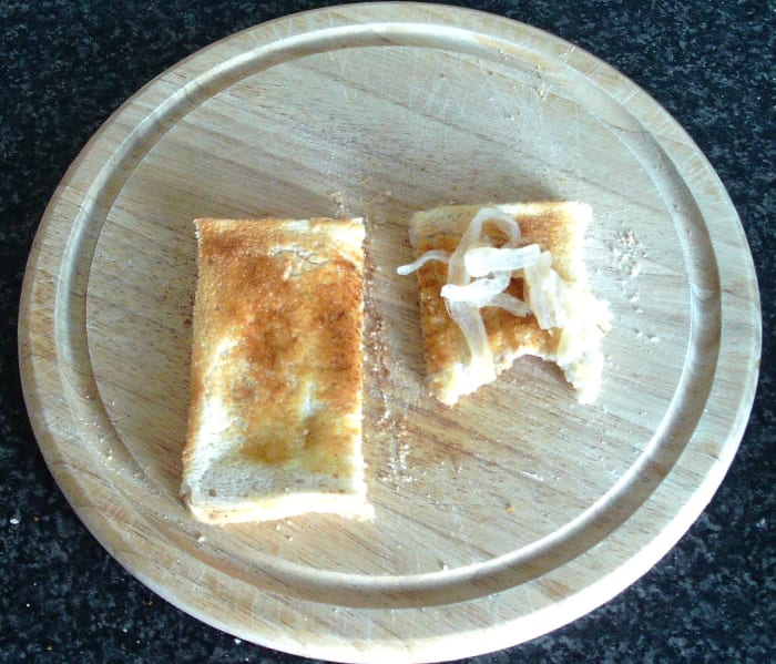 Quallenstreifen auf Toast