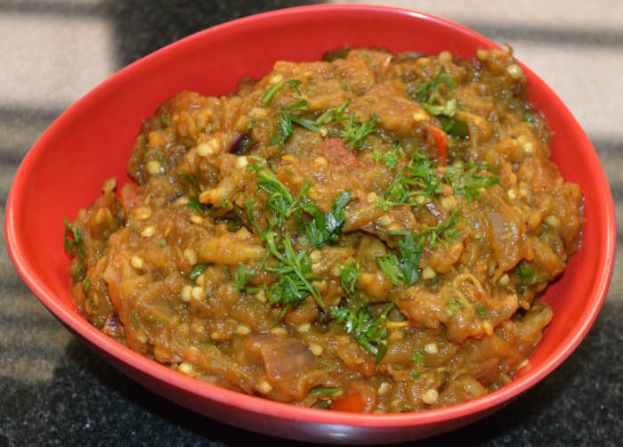 How to Make Punjabi Baingan Bharta (Spicy Eggplant Curry) Delishably