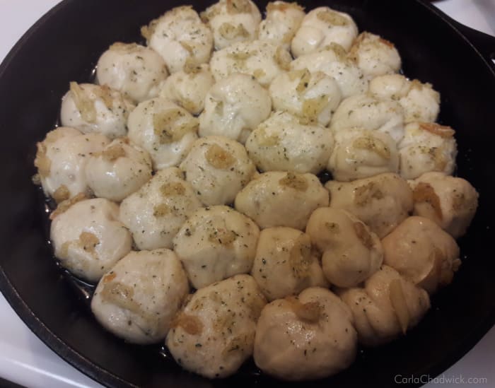 Here are the finished rolls, ready to pop into the oven | See TIP 1 above about not putting the garlic on top though