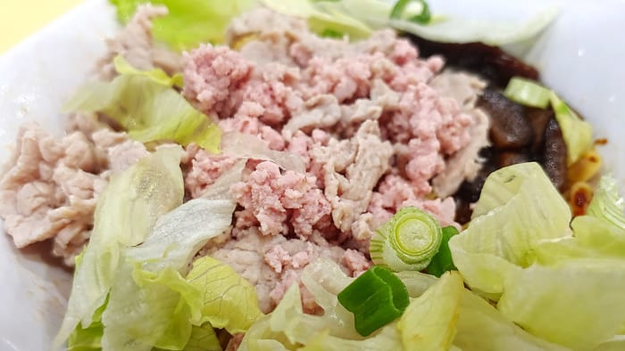Singaporean dining listicles regularly list the best bak chor mee stalls in the country. A testimony to the popularity of this beloved Singapore noodle dish.