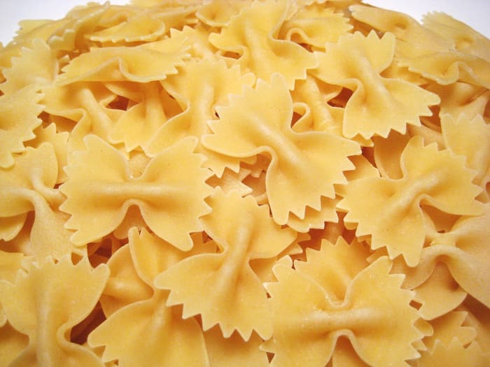 What kind of pasta should you use?Trick question; you can use any kind you want! I personally prefer shells and bow tie because their folds allow them to hold more sauce, but it works great with angel hair or spaghetti.