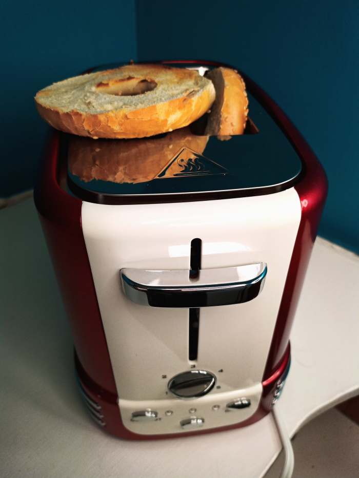 Review of the Nostalgia Retro 2Slice Toaster Delishably Food and Drink