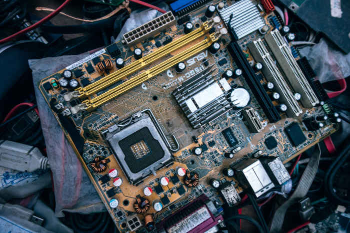 Personal computers, combined with the internet, opened the door for members of the public to experience and interact with the world in an unprecedented manner.