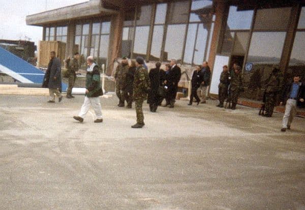 US President Bill Clinton at the Pristina International Airport 5 Nov 1999, visiting KFOR soldiers at Thanksgiving.