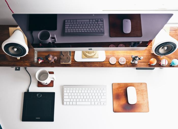 Many introverts find it easier to stay focused on their schoolwork when their desk is clean and uncluttered.
