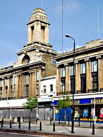 Wickhams and Spiegelhalter's in more recent times - the jewellery shop all boarded up and awaiting its fate