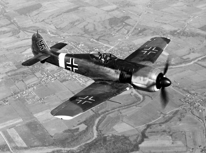 The Focke-Wulk 190 became the primary fighter for the Luftwaffe after 1942, but Erich Hartmann preferred the Me109.