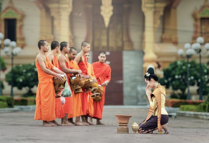 Siddhartha left the life of a solitary monk to be with Kamala. He then left her to return to his journey to seek enlightenment.