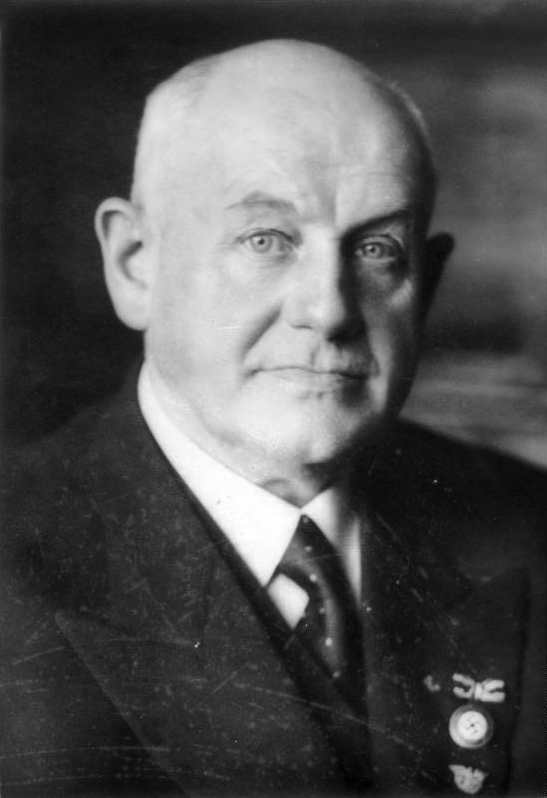Günther Quandt: Magda's first husband and 20 years her senior