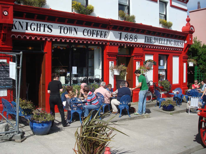 Place Experiences: Write about spending time at your favorite coffee shop or other cafe.