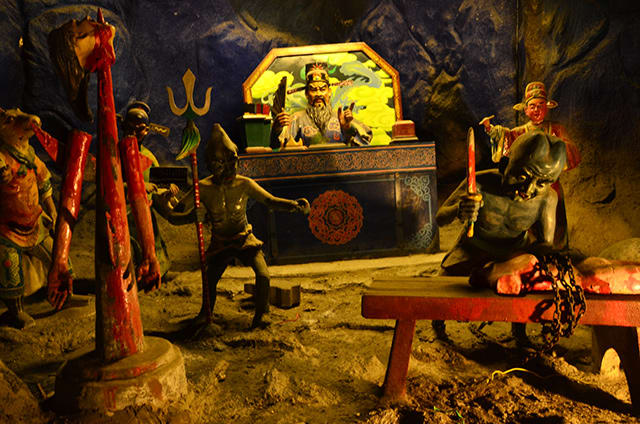 Imps are the ever diligent workers of the Chinese Ten Courts of Hell. Always ready for any form of torture or chopping.