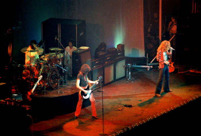 Retallack believed that heavy rock groups such as Led Zeppelin had a detrimental effect on plant development. She also found, through experimentation, that modernist classical music, which was discordant to have a negative impact.