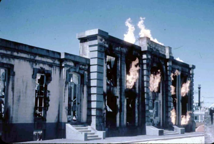 One of the attractions was the Chicago Fire, historically accurate if that fire had been restricted to a single building and easily extinguished with one water pump. Patrons were invited to help put this fire out.