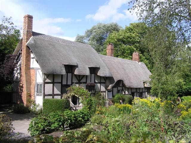 Anne Hathaway's cottage, Shottery near Stratford-upon-Avon, where William Shakespeare and his wife Anne first met.