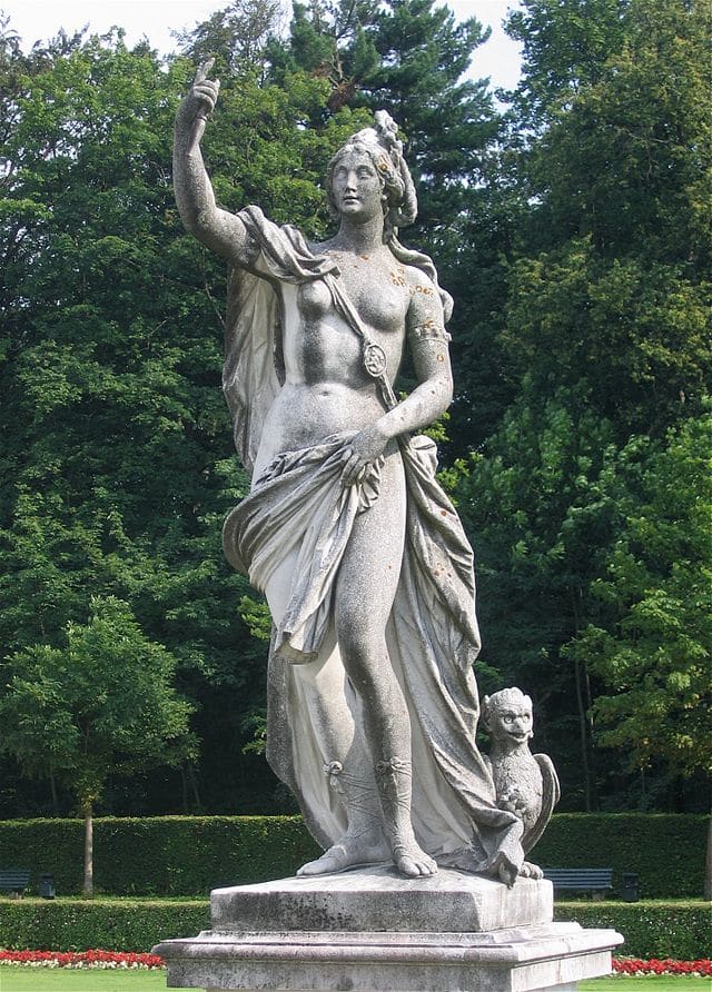 Proserpina-Statue von Dominikus Auliczek (1778) im Schlosspark Nymphenburg, München Rufus46 This file is licensed under the Creative Commons Attribution-Share Alike 3.0 Unported license
