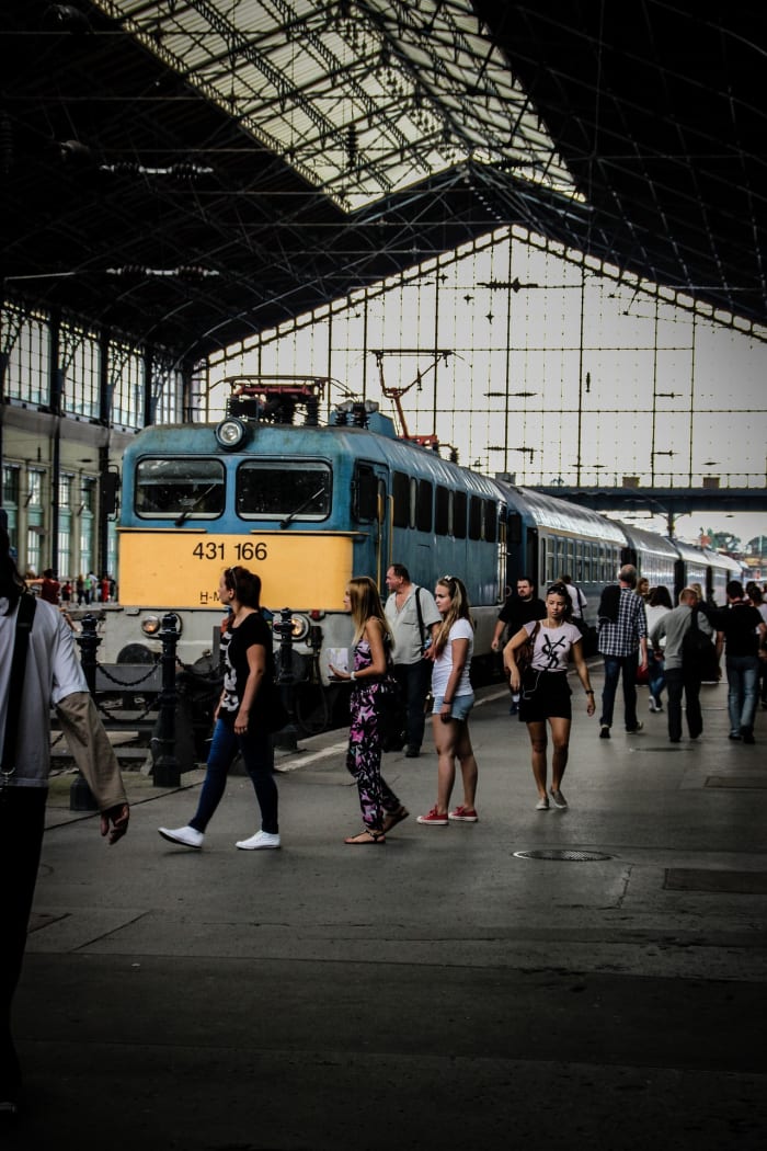 Does your student card entitle you to discounts in transit or other vital services? Find out what perks are avialble to you if you want to save money on the cost college.