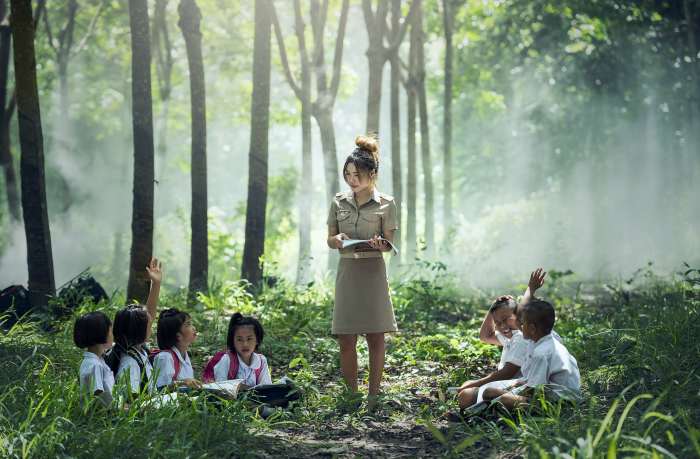 Do you think you have the flexibility to adapt to any teaching environment? Consider becoming a substitute teacher!
