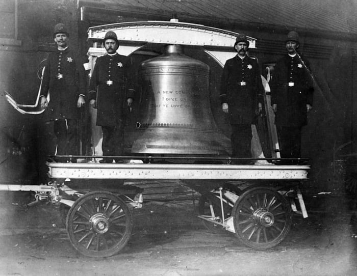 Original file (1,440 × 1,114 pixels, file size: 210 KB, MIME type: image/jpeg) Open in Media ViewerConfiguration Summary Liberty Bell at the 1893 Chicago World's Fair Columbian Exposition (Chicago Tribune) Additional cracking may have been caused by