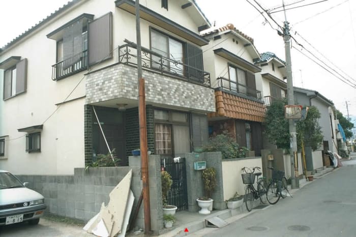 There is little information about individual, family homes in Japan, in contrast to the substantial amount about apartments or public housing.