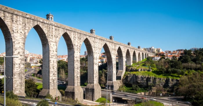  The historic aqueduct.