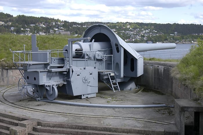 One of the three 28cm Krupp guns at Oscarsborg Fortress. Two of the 28cm pieces were manned and took part in the sinking of the German cruiser Blucher in 1940.