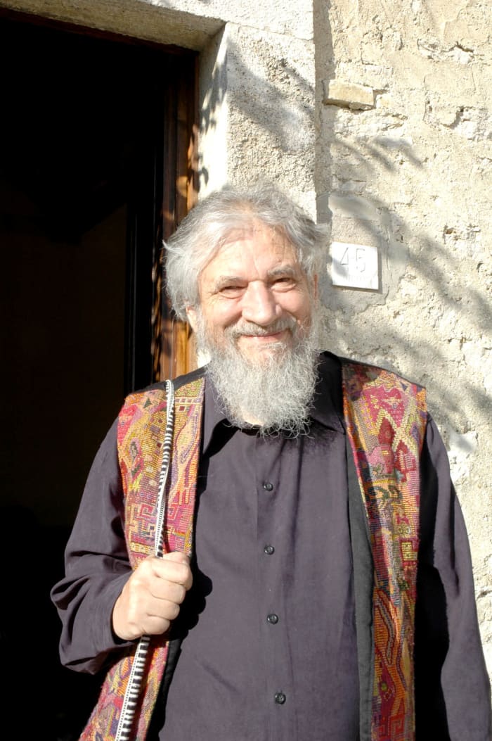 Claudio Naranjo, trained in gestalt psychology by Fritz Perls and in the enneagram by Oscar Ichazo, brought the enneagram into mainstream psychology.
