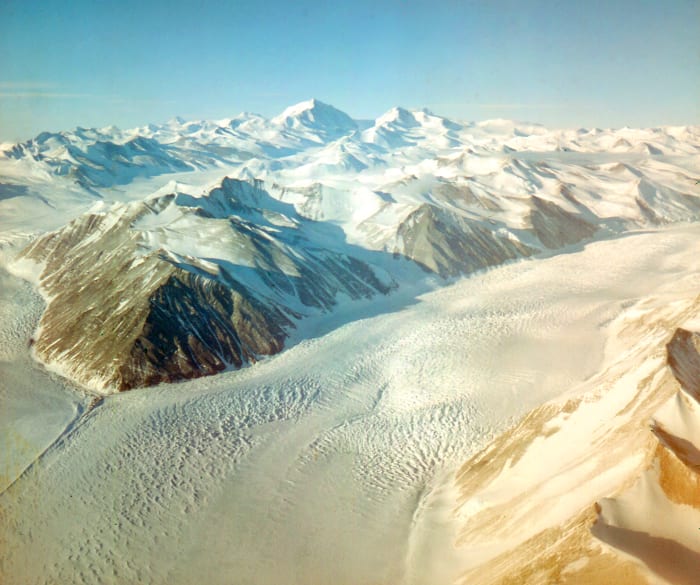 The Ernest Shackleton and Robert Scott expeditions walked onto the Polar Plateau on the Beardmore Glacier.