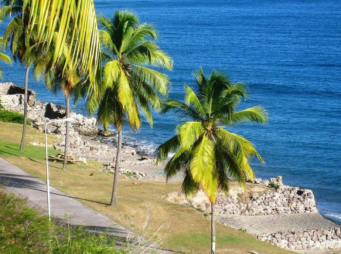 The warehouses on the beach of Sint Eustatius, whose foundations are seen here, were destroyed during the The Great Hurricane of 1780.