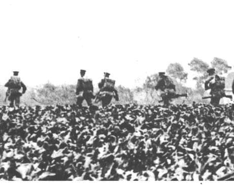 World War One: British troops on the 250-mile fighting retreat after the Battle of Mons.