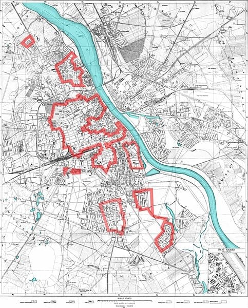 World War Two: The areas of Warsaw controlled by the Home Army on August 4th, 1944, (outlined in red) during the opening stages of the Warsaw Uprising.