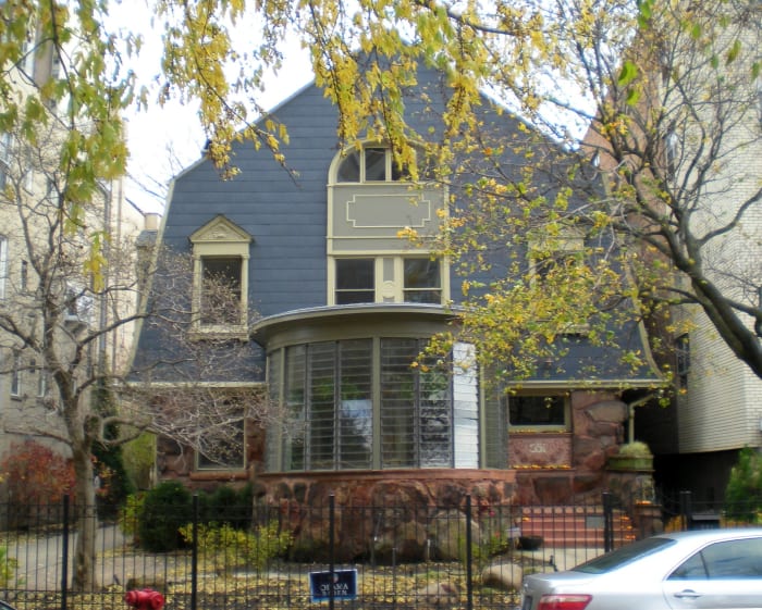 The Albert B. Towers House (1894) at 551 W. Stratford Place in Chicago's Lakeview neighborhood.