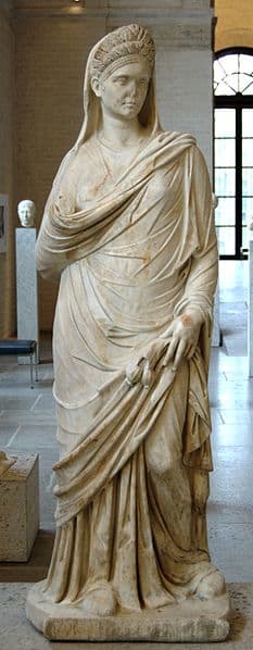 Statue of a Roman Woman. Glyptothek. The matrona of the familia was expected to appear modest and respectable in the company of a male relative when she left the home.
