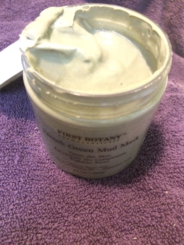 I did have to mix up the facial mask as it had appeared to separate and have excess water on the top.