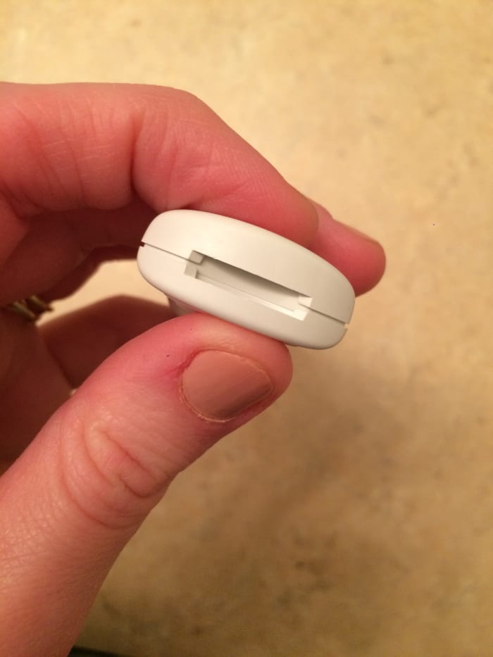 Here is the opposite end of the testing area, where you'll gently insert one of the tweezer prongs.