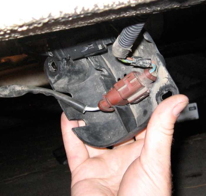 Replacement of Oxygen (O2) Sensor 2.0L Jetta/Golf GTI/VW MKIV AxleAddict