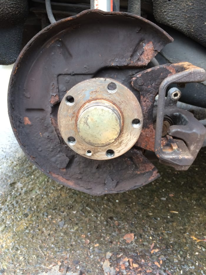Alfa Romeo 147/GT Rear Brake Discs and Pads Change AxleAddict Alfa Romeo 147/GT Rear Brake Discs and Pads Change AxleAddict