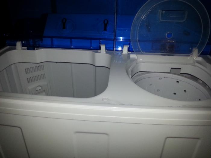 A portable twin tub washing machine is perfect for RVs and camping. See my list of how to best use this washing machine when you travel.