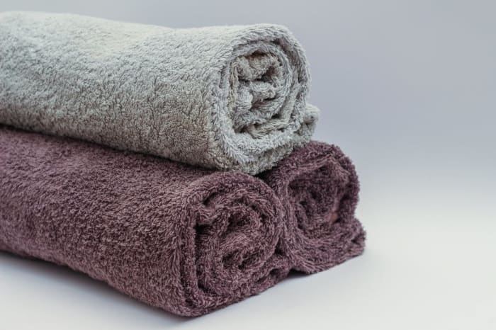 Rats enjoy soft, fluffy towels just as much as their human counterparts and will be delighted to have them as their main bedding.
