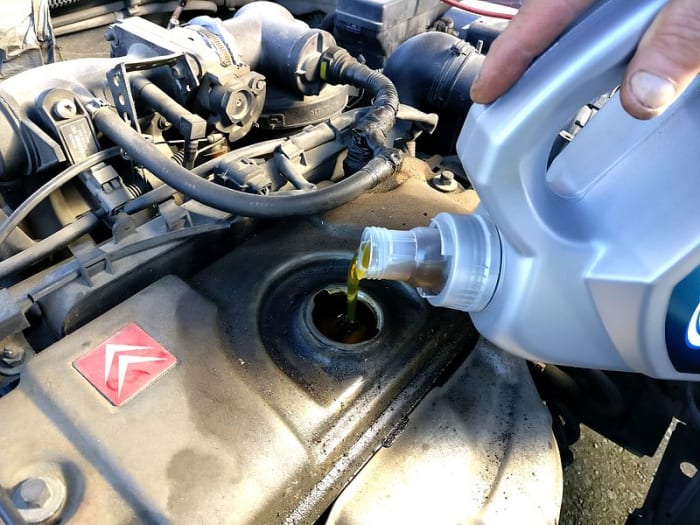 any way to test what viscosity of oil is in a car