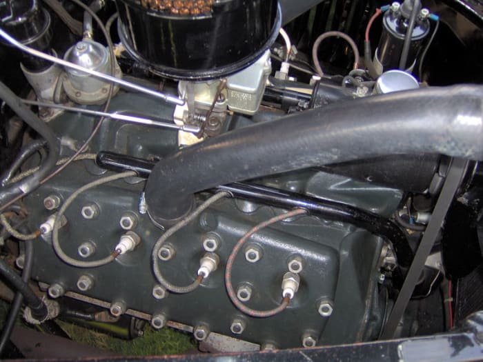 Ford Flathead V-8 was produced from 1932 to 1953 in the U.S. The 1952 U.S. version had 110 hp. In Germany it was used up to 1973 in some commercial vehicles.