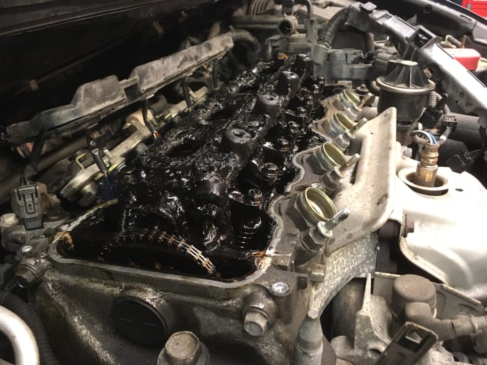 This is a look inside of an engine that was not maintained, by the looks of this engine, the oil was not changed very often. Engine miles were 86,000