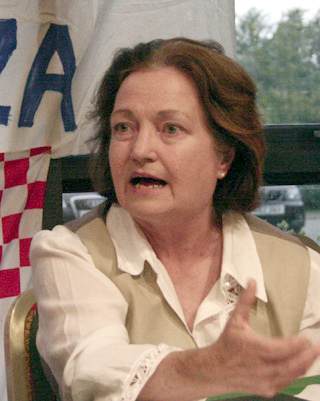 Mairead Corrigan speaking at a Free Gaza press conference in 2009.