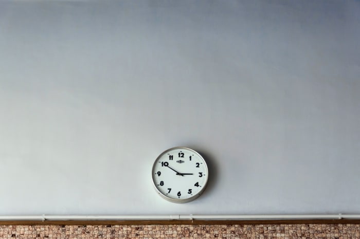 Set a time to wrap up the meeting and stick to it. Your employees and colleagues will appreciate your decisiveness. Encourage everyone to email you with any further questions so that no one feels left with loose ends.