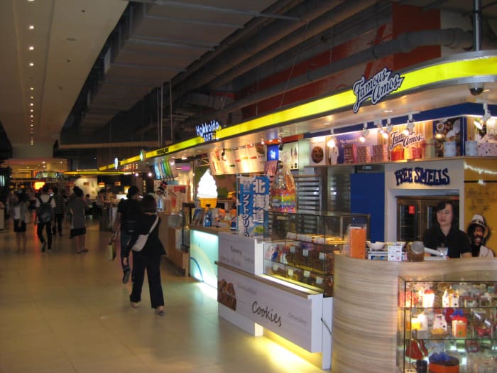 US franchise Famous Amos Cookies - This shop is in a very expensive mall called Siam Paragon.